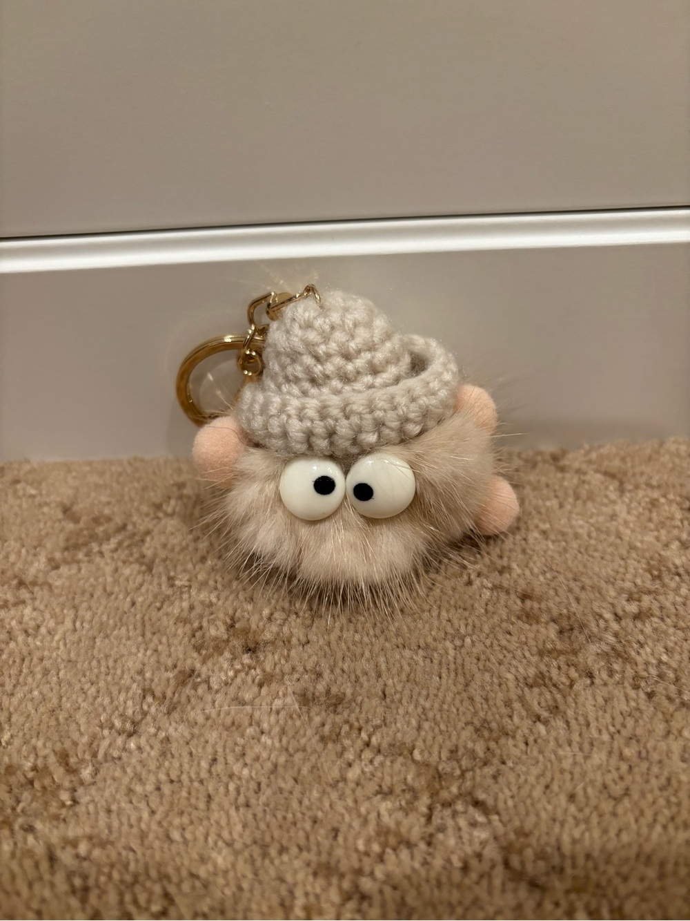 Cute Fluffy Mouse Keychain Bag Charm with Knitted Hat – Beige
